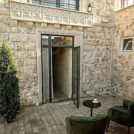 Abra Stone House 3*